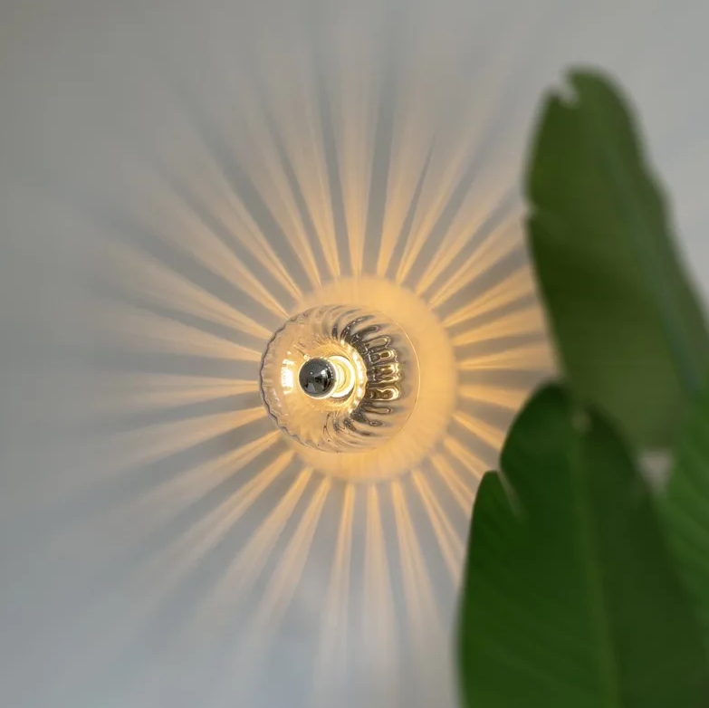 NordicLuxe™ – Applique Murale Design Bauhaus Élégante en Verre