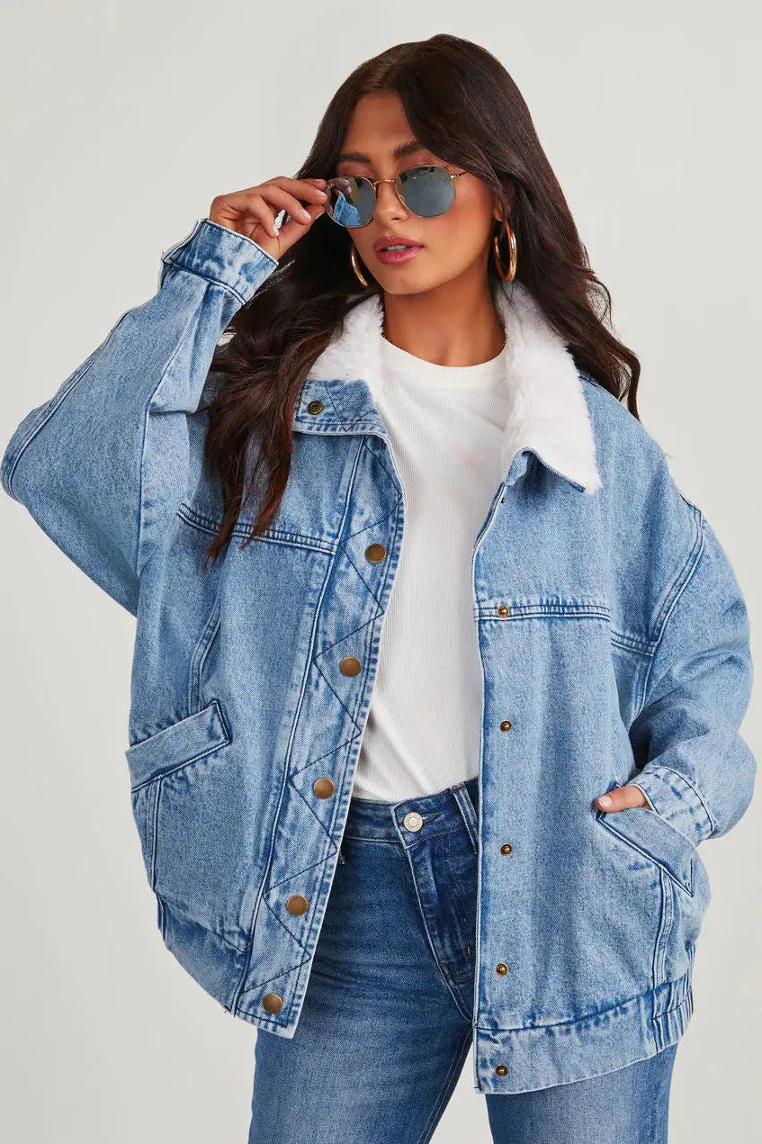 Veste denim femme avec col en polaire - Confortable et tendance pour tous les jours - BerlinGlamour