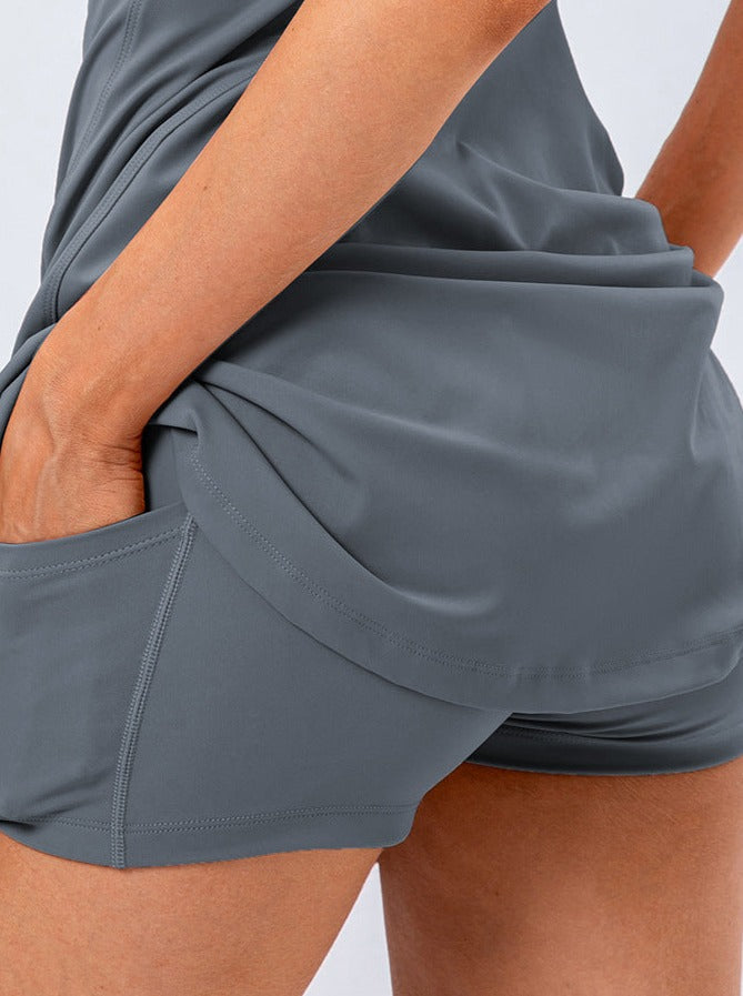 Robe Tennis Grise Élégante pour Femme