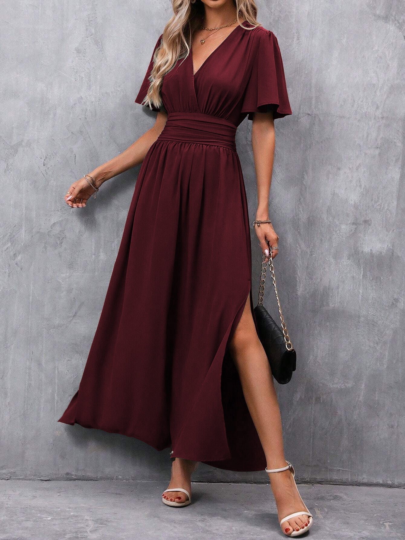 Robe Soirée Noire Élégante Col en V