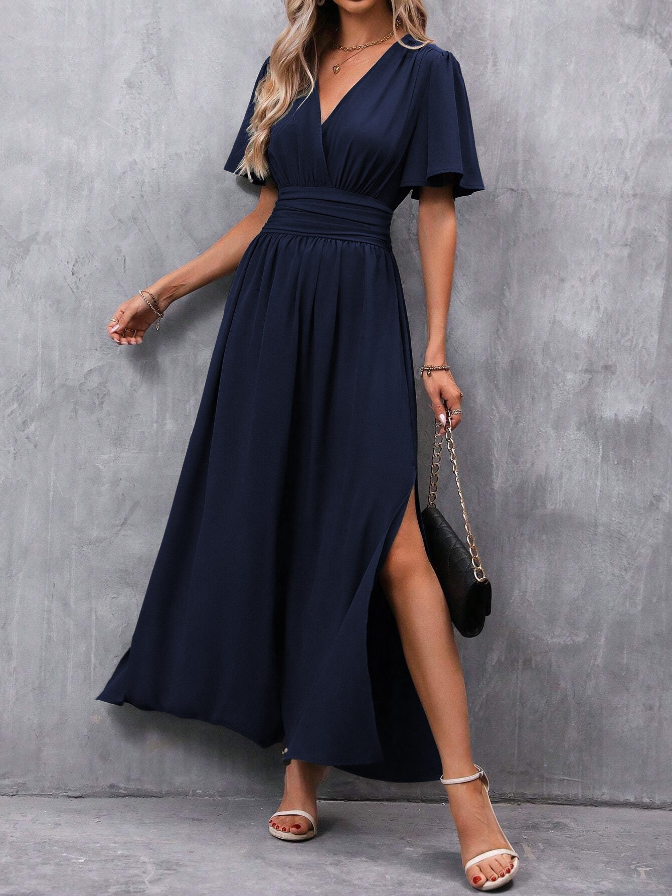 Robe Soirée Noire Élégante Col en V