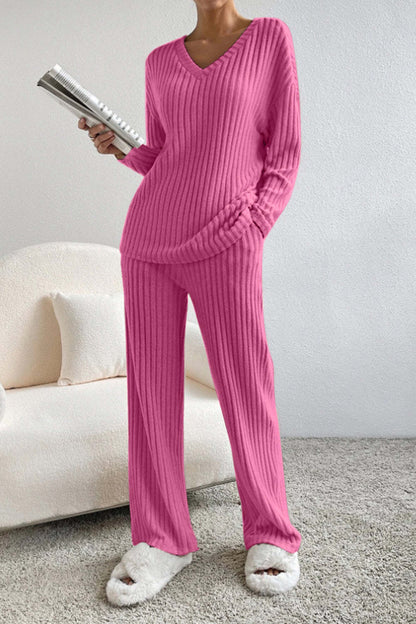 Ensemble Femme Tricot Élégant VDécolleté et Détente