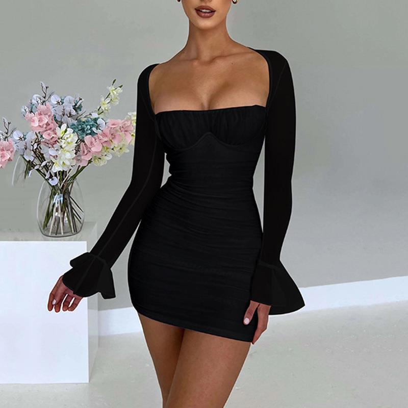 Robe femme courte élégante en dentelle avec manches fines