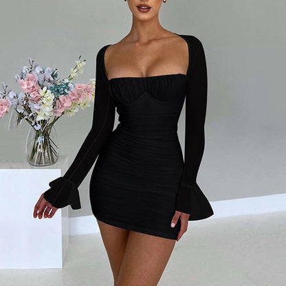 Robe femme courte élégante en dentelle avec manches fines