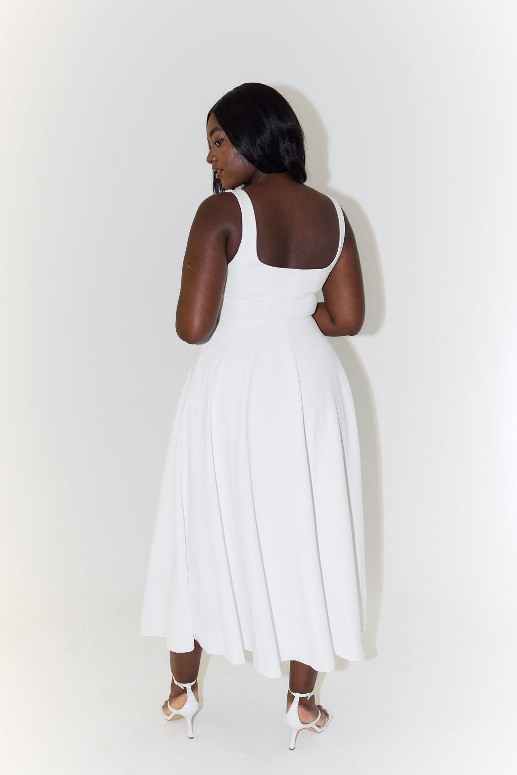 Robe Longue Évasée à Épaules Carrées - Noir, Blanc, Menthe