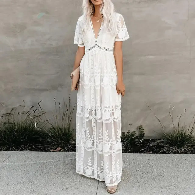 Robe Longue Dentelle Féminine avec Col V et Décolleté Élégant