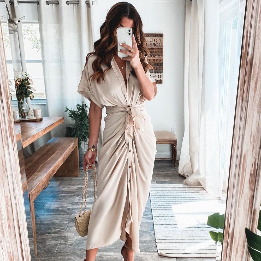Robe de Soirée Élégante en Soie - Longue et Féminine avec Décolleté Plongeant - PanierRoyale