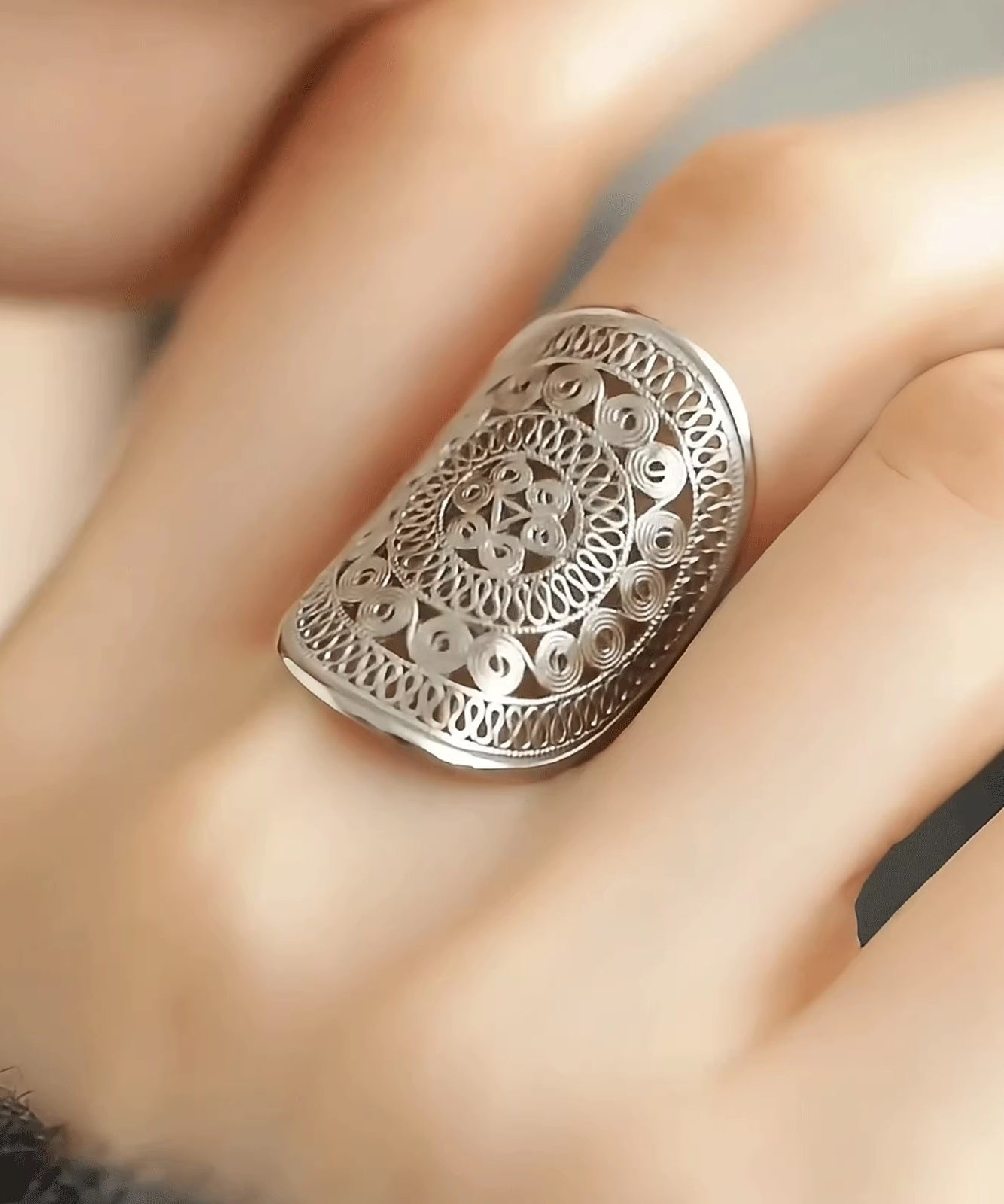 Gros bijoux creux en argent et soie de luxe - EasyApparels