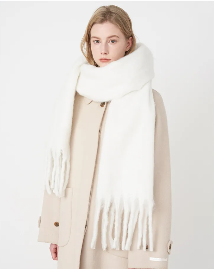 Écharpe Femme en Soie Douce et Chic - PanierRoyale