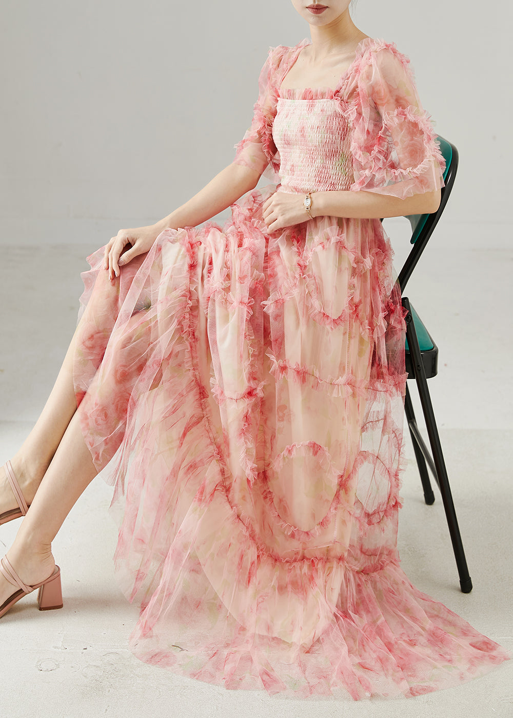 Robe légère en tulle rose avec col carré pour femme - EasyApparels