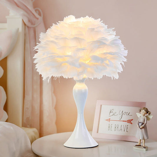 PlumaLuxe™ – Lampe de Table à Plumes Élégante Style Nordique Moderne