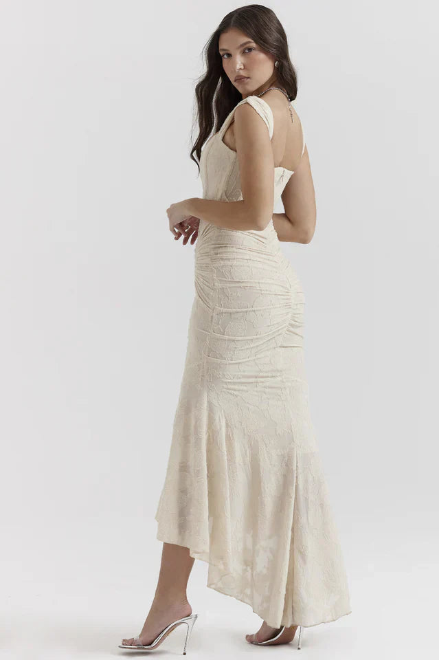 Robe de soirée sans bretelles en dentelle élégante