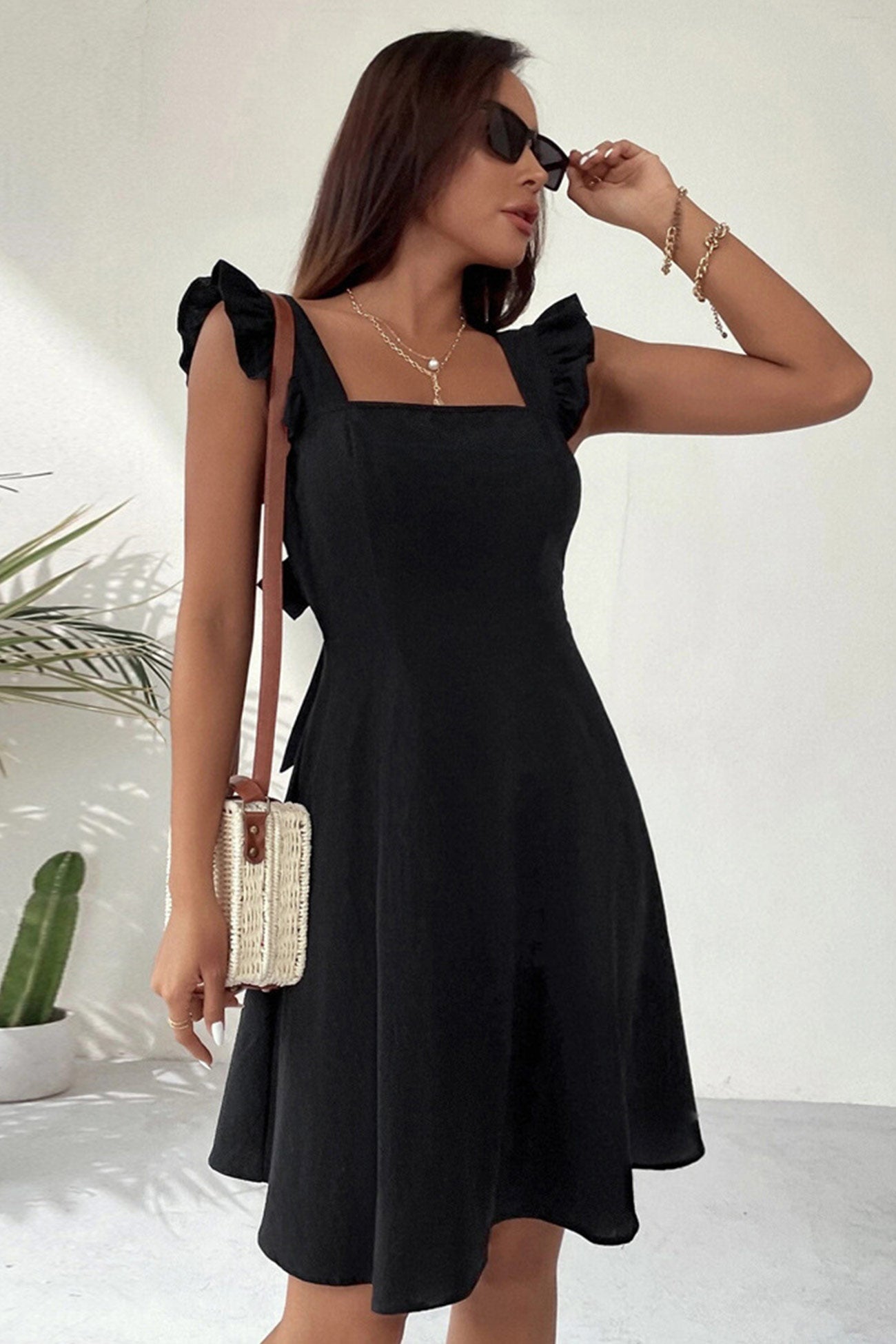 Robe Été Courte Décolletée avec Volants et Dos Nu