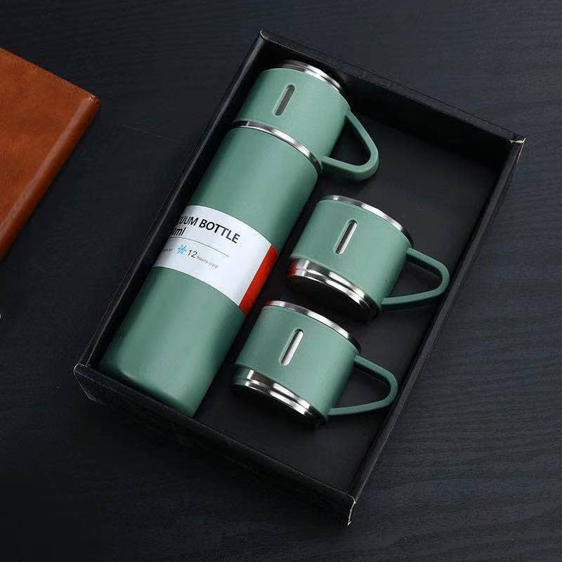 Gourde Isolante de Voyage avec Gobelet Inclus