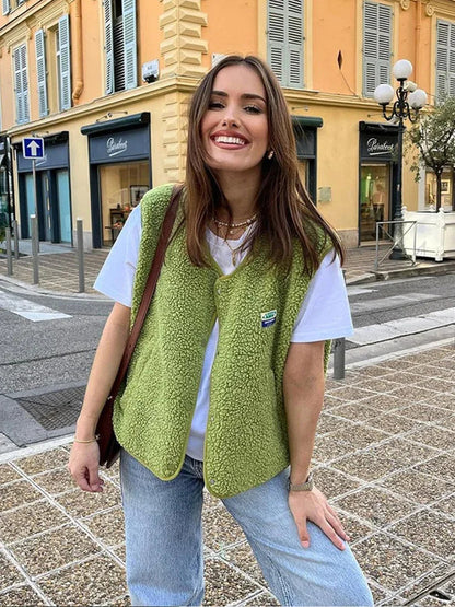 Doudoune Sans Manches Femme Légère Coupe Ajustée Fermeture Boutonnée - PanierRoyale