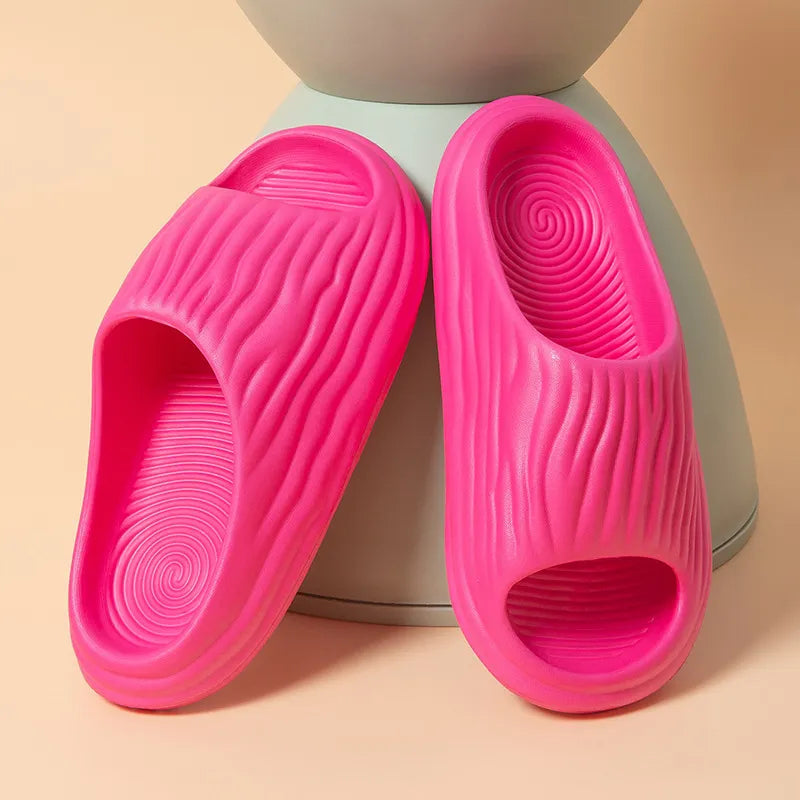 Chaussons Peluche Rayés Confortables
