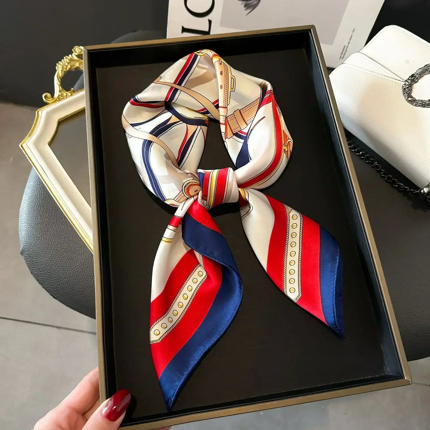 Foulard Carré Femme Satin Imprimé Multi-usage