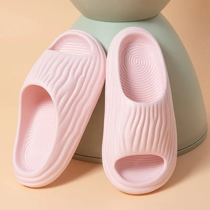 Chaussons Peluche Rayés Confortables