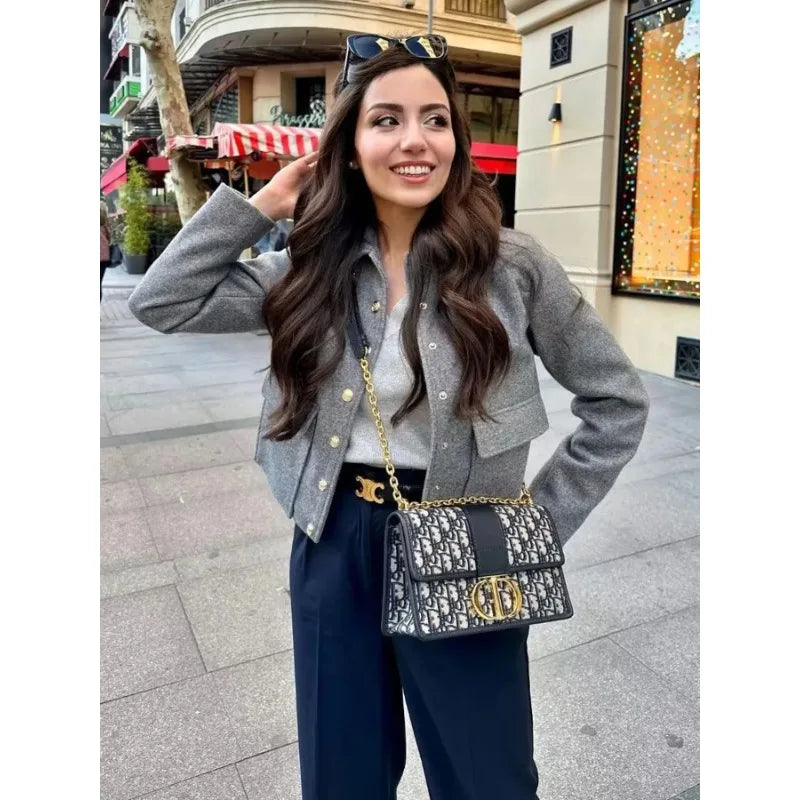 Veste femme décontractée courte boutonnée