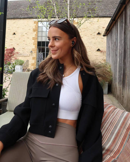Veste femme courte avec poches, style décontracté pour tous les jours - BerlinGlamour