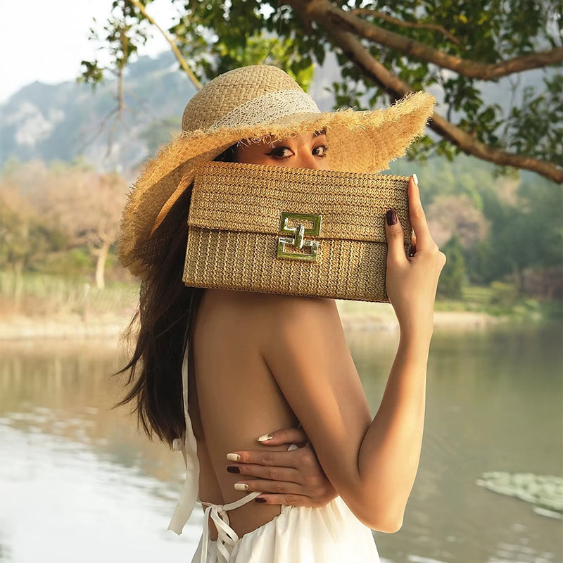 Pochette Rectangulaire en Cuir avec Fermeture Métal - PanierRoyale