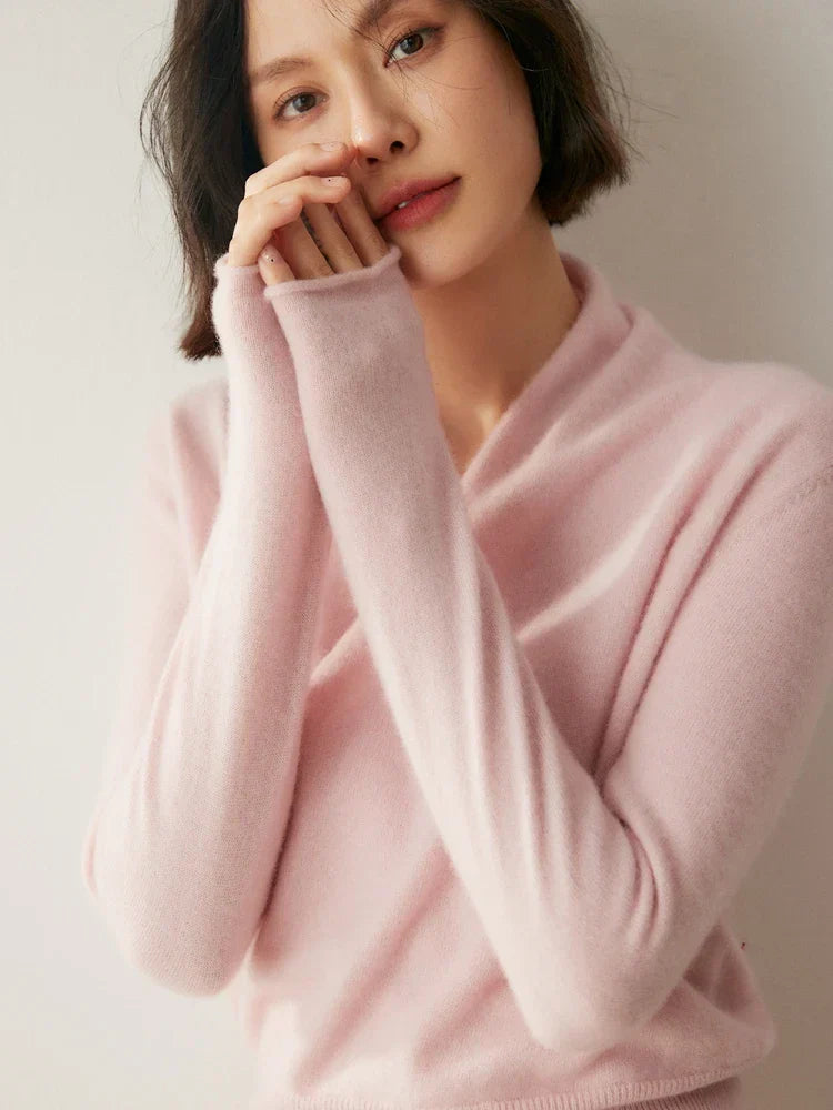 Pull femme élégant en maille avec col montant