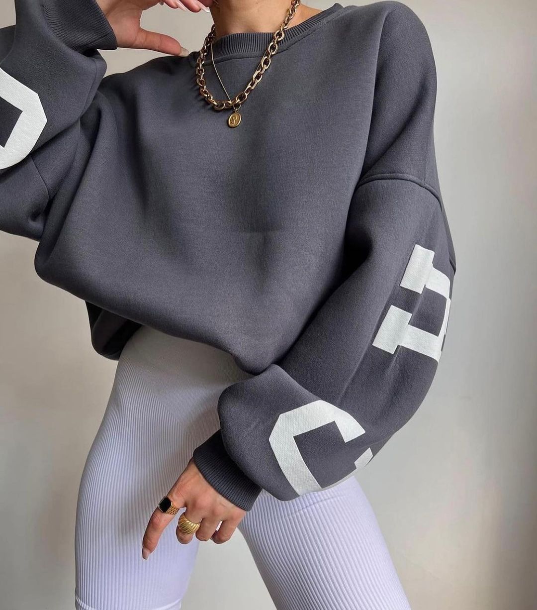 Sweat à Capuche Féminin Oversize Col Rond