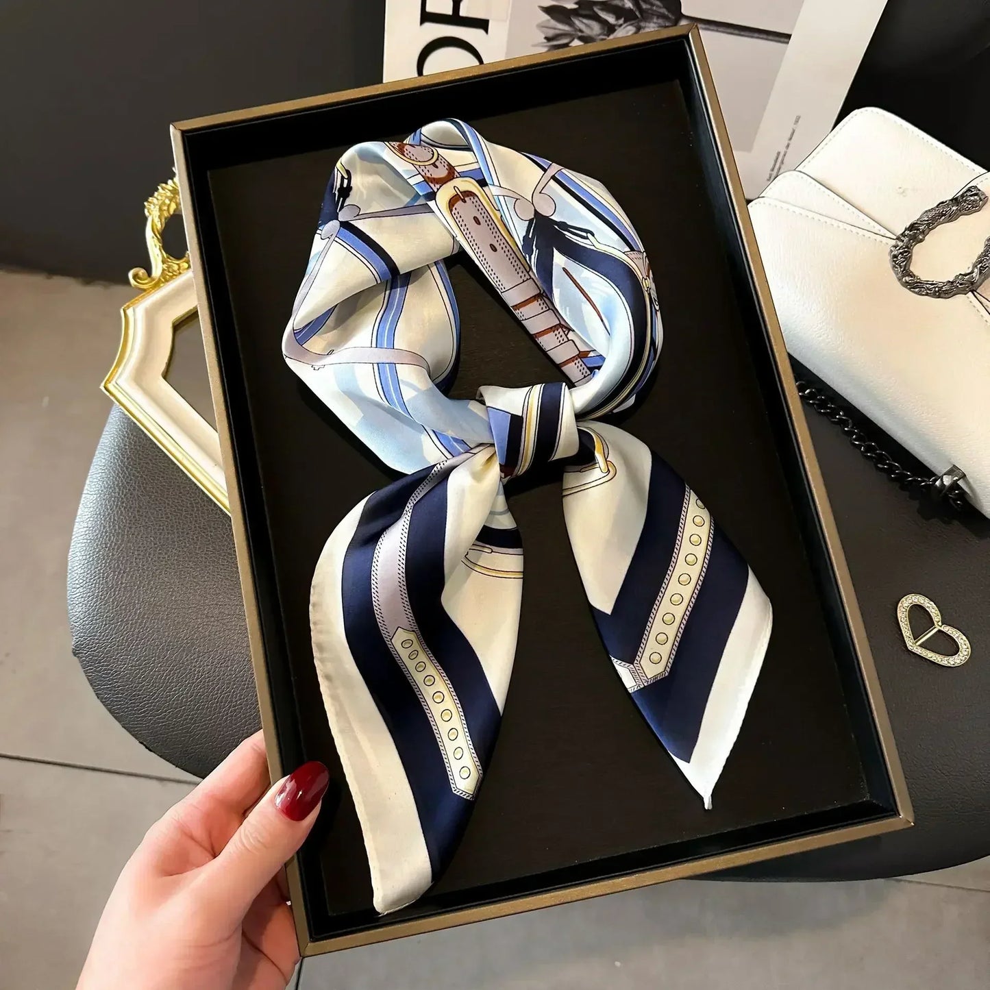 Foulard Carré Femme Satin Imprimé Multi-usage