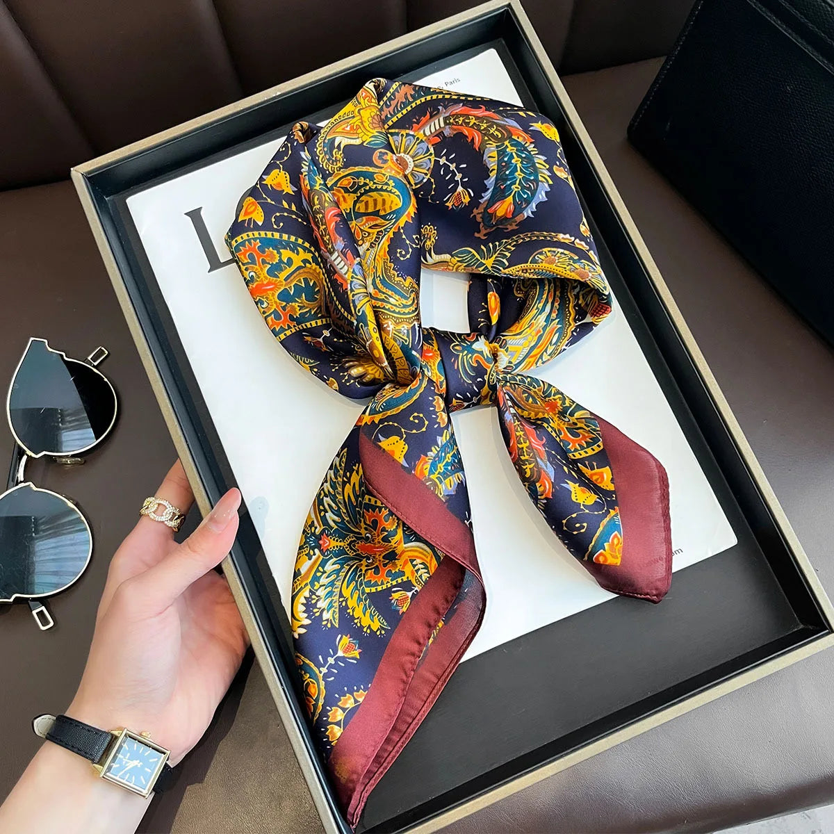 Foulard Carré Femme Satin Imprimé Multi-usage