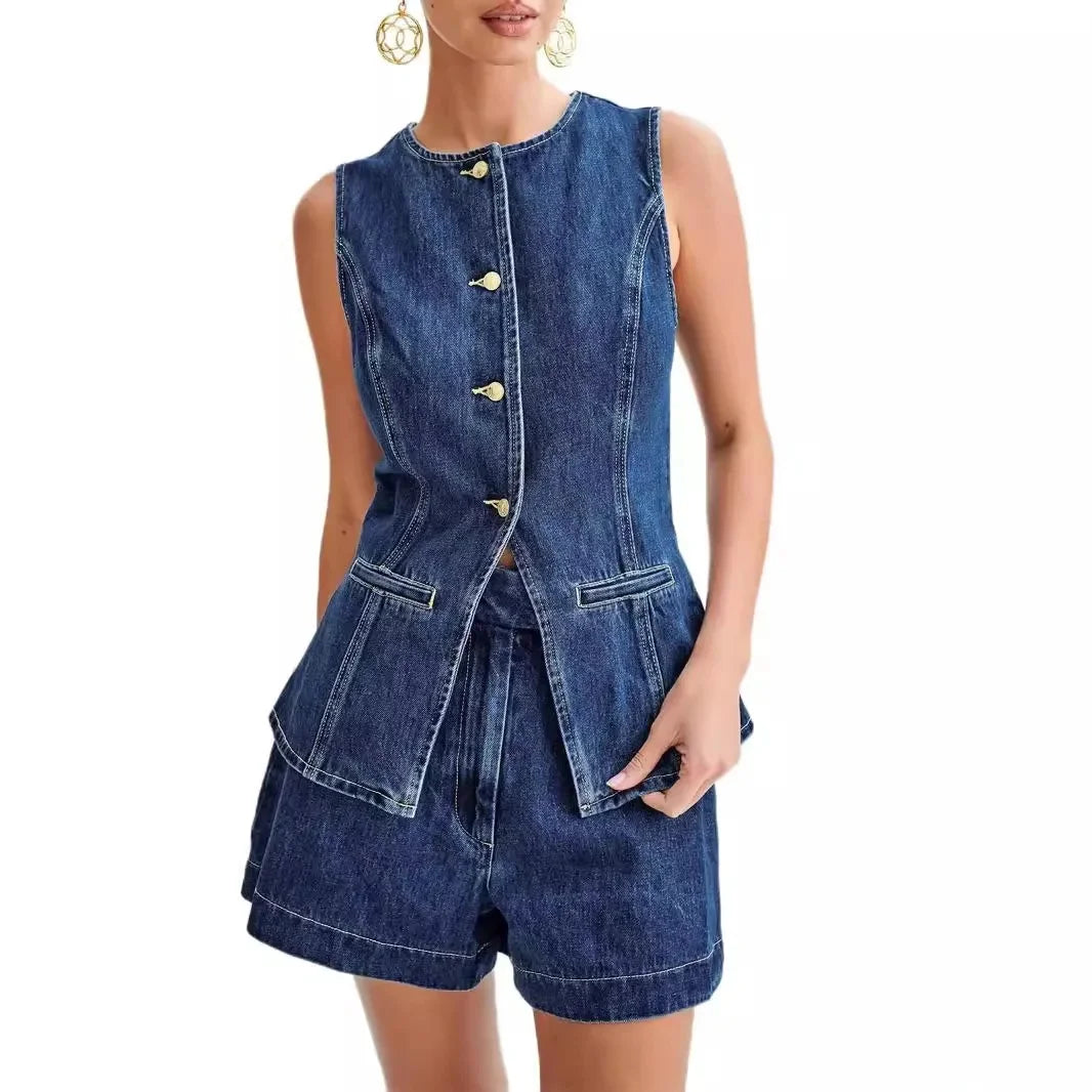 Veste et short de denim tendance pour femme