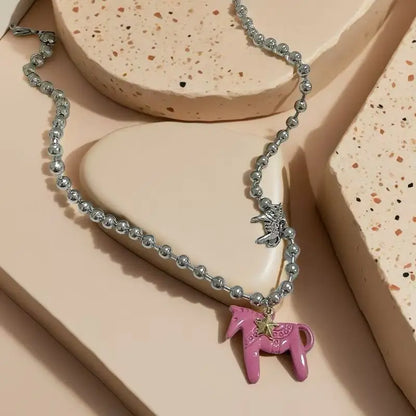 Collier Femme Perles Argentées Pendentif Cheval Classique