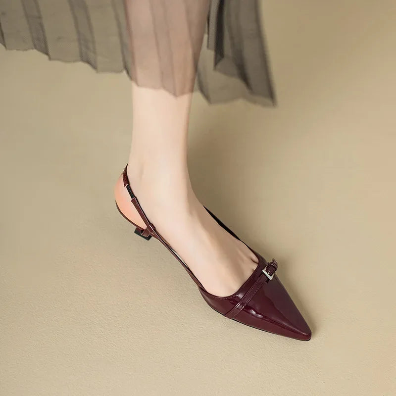 Sandales en cuir à talon moyen pour femme