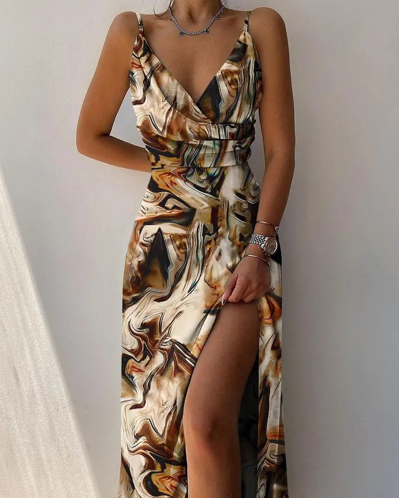 Robe de Soirée Élégante - Décolleté Profond, Taille Cintrée, Bretelles Délicates - PanierRoyale