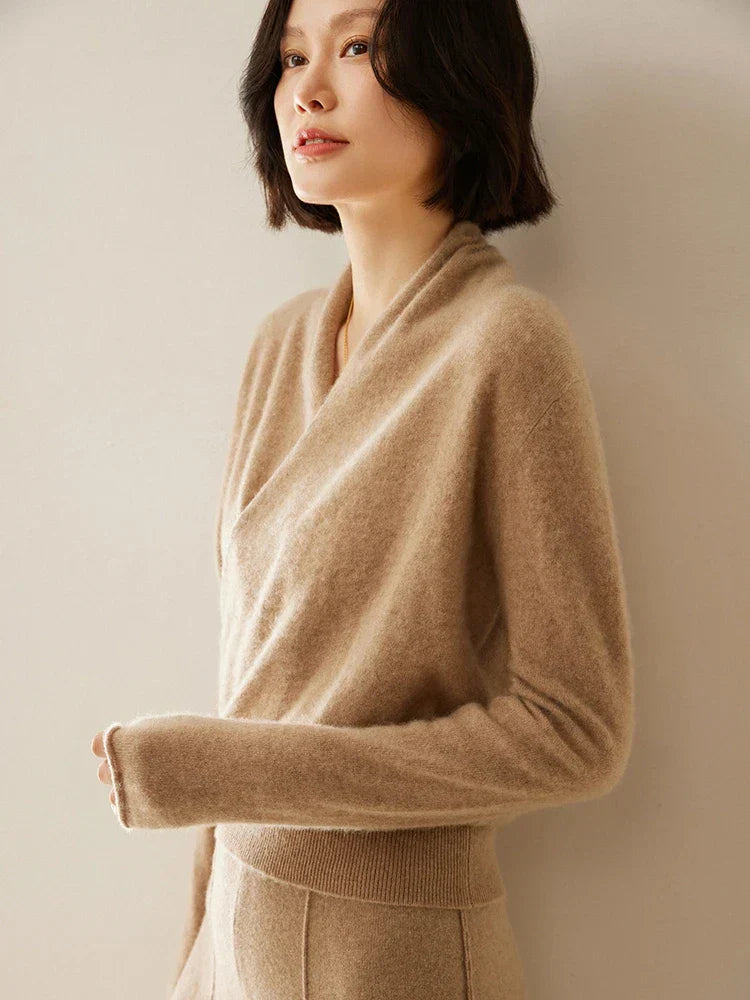 Pull femme élégant en maille avec col montant
