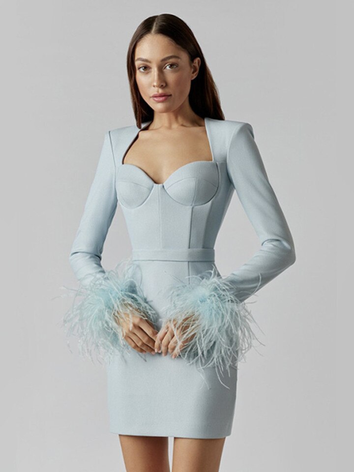 Robe Courte Élégante à Plumes