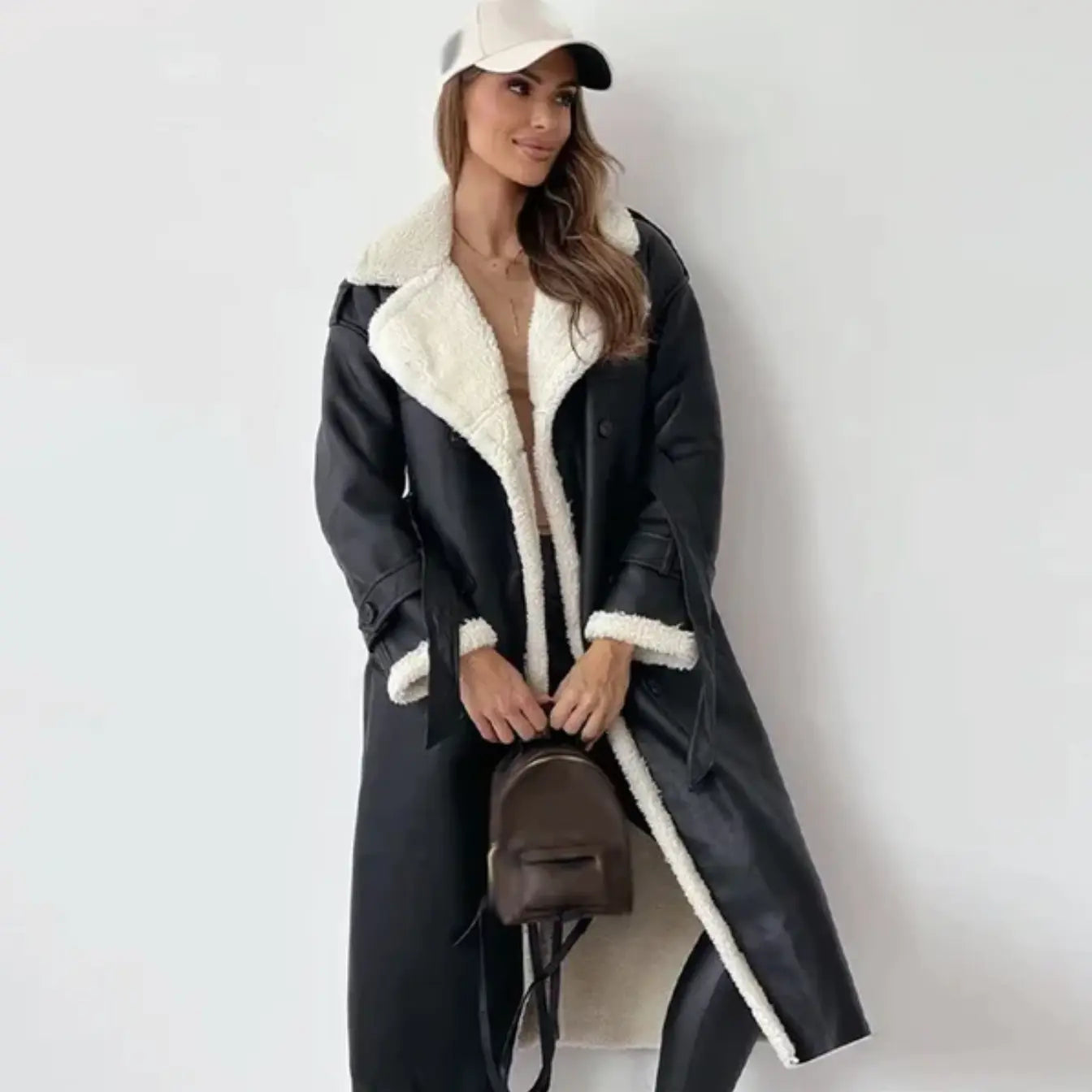 Veste en duvet hiver féminine avec capuche et doublure polaire - BerlinGlamour