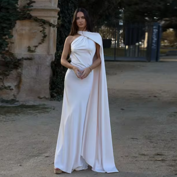 Robe Soirée Dos Nu avec Ruban Élégant