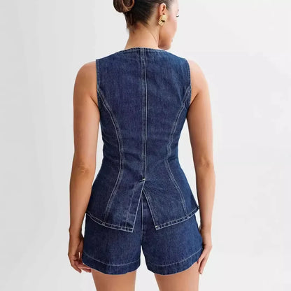 Veste et short de denim tendance pour femme