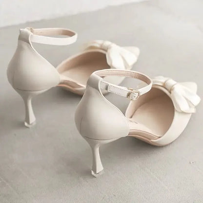 Talons Hauts à Boucle et Détail Ailé