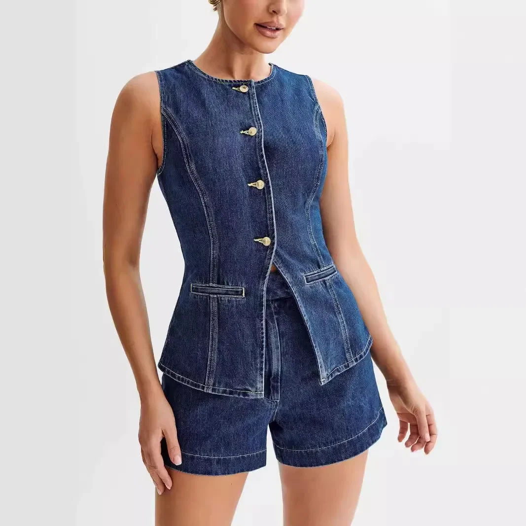 Veste et short de denim tendance pour femme
