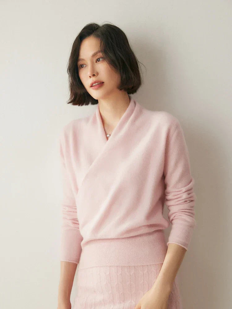 Pull femme élégant en maille avec col montant