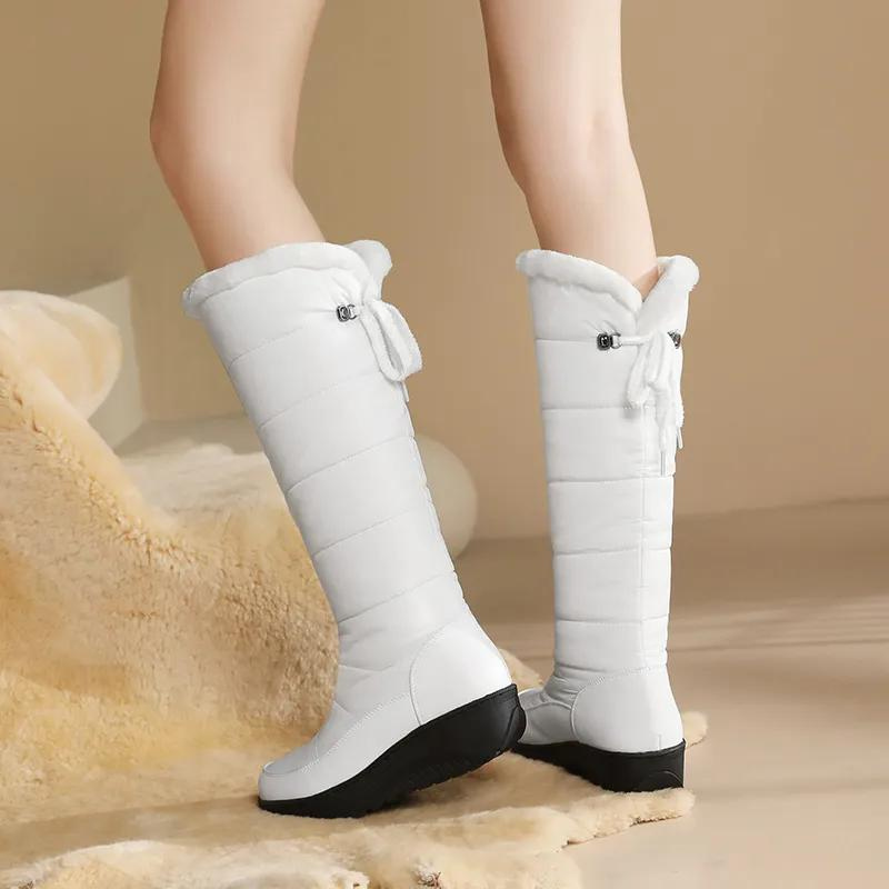 Bottes Fourrure Artificielle Chauffantes et Antidérapantes - PanierRoyale