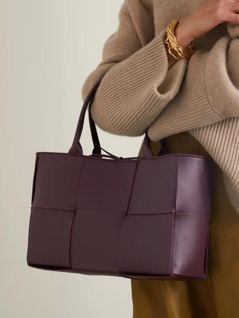Sac à Main En Cuir Fleuri Élégant