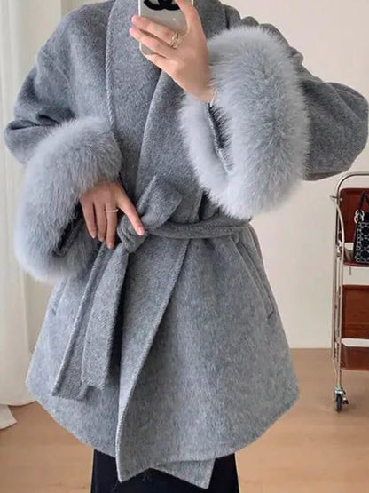 Manteau femme hiver court avec col en fausse fourrure élégant