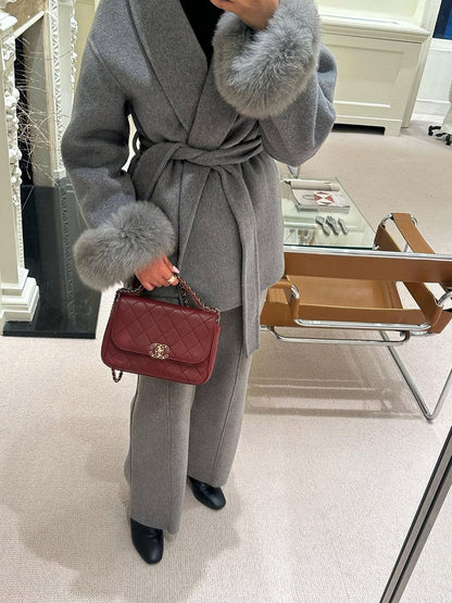 Manteau femme hiver court avec col en fausse fourrure élégant