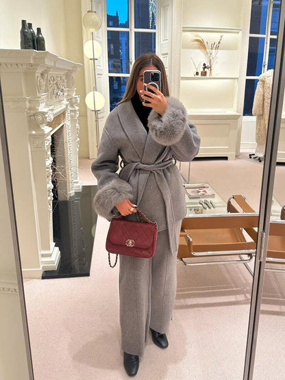 Manteau femme hiver court avec col en fausse fourrure élégant