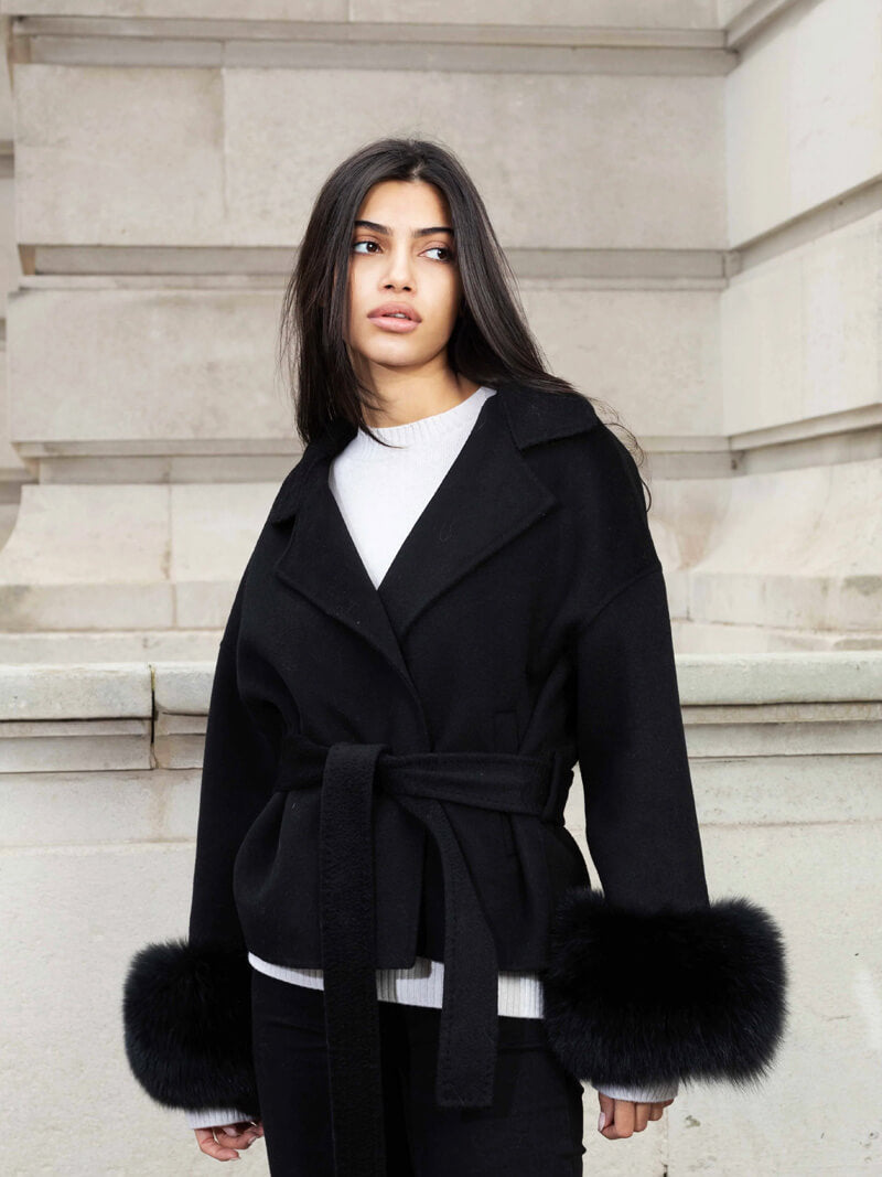 Manteau femme hiver court avec col en fausse fourrure élégant