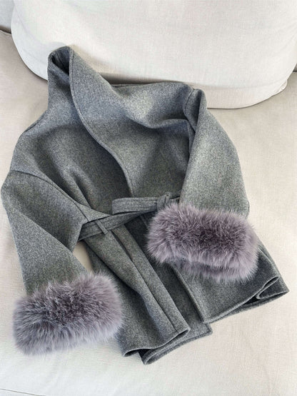 Manteau femme hiver court avec col en fausse fourrure élégant