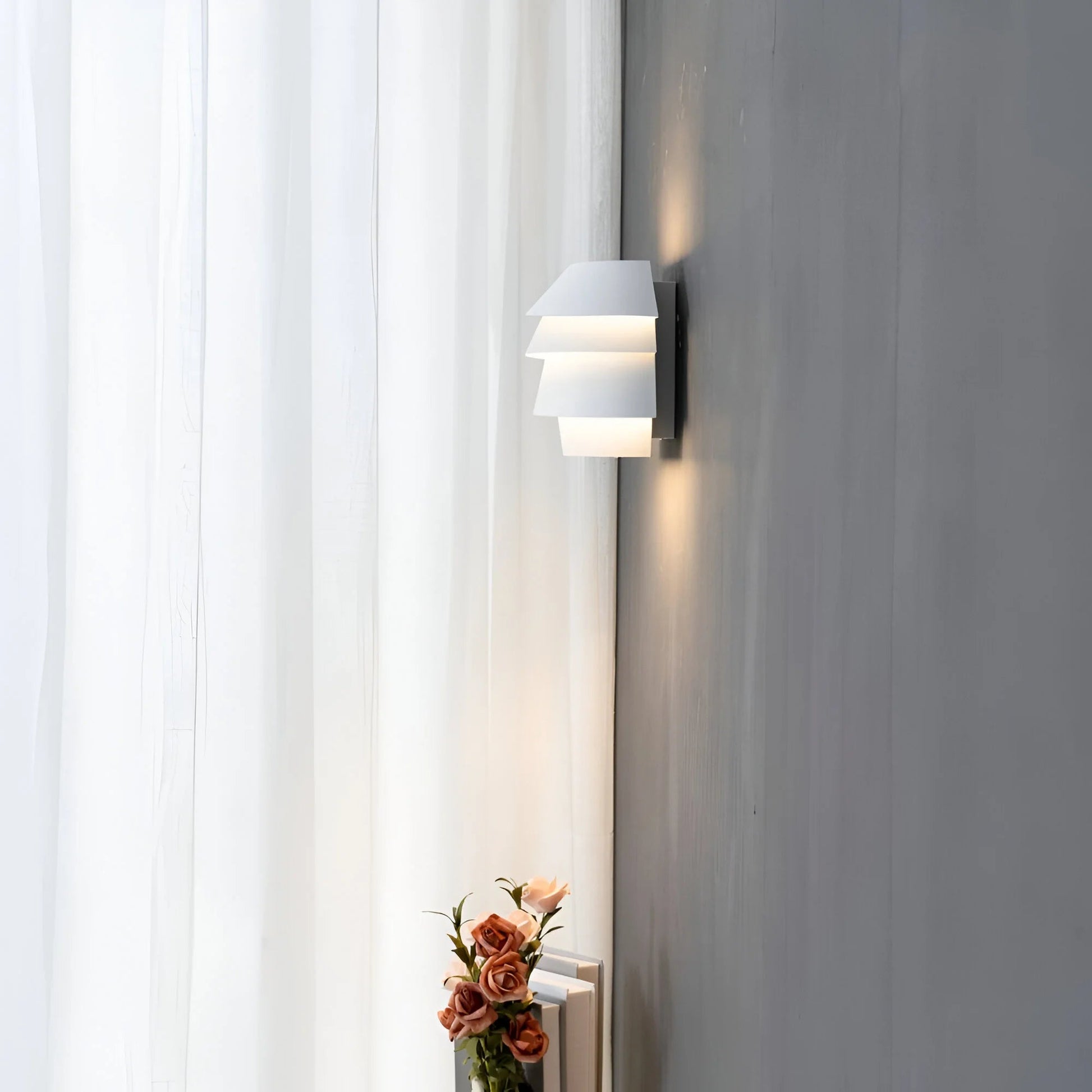 SolaraGlow™ – Applique Murale Élégante avec Éclairage Doux