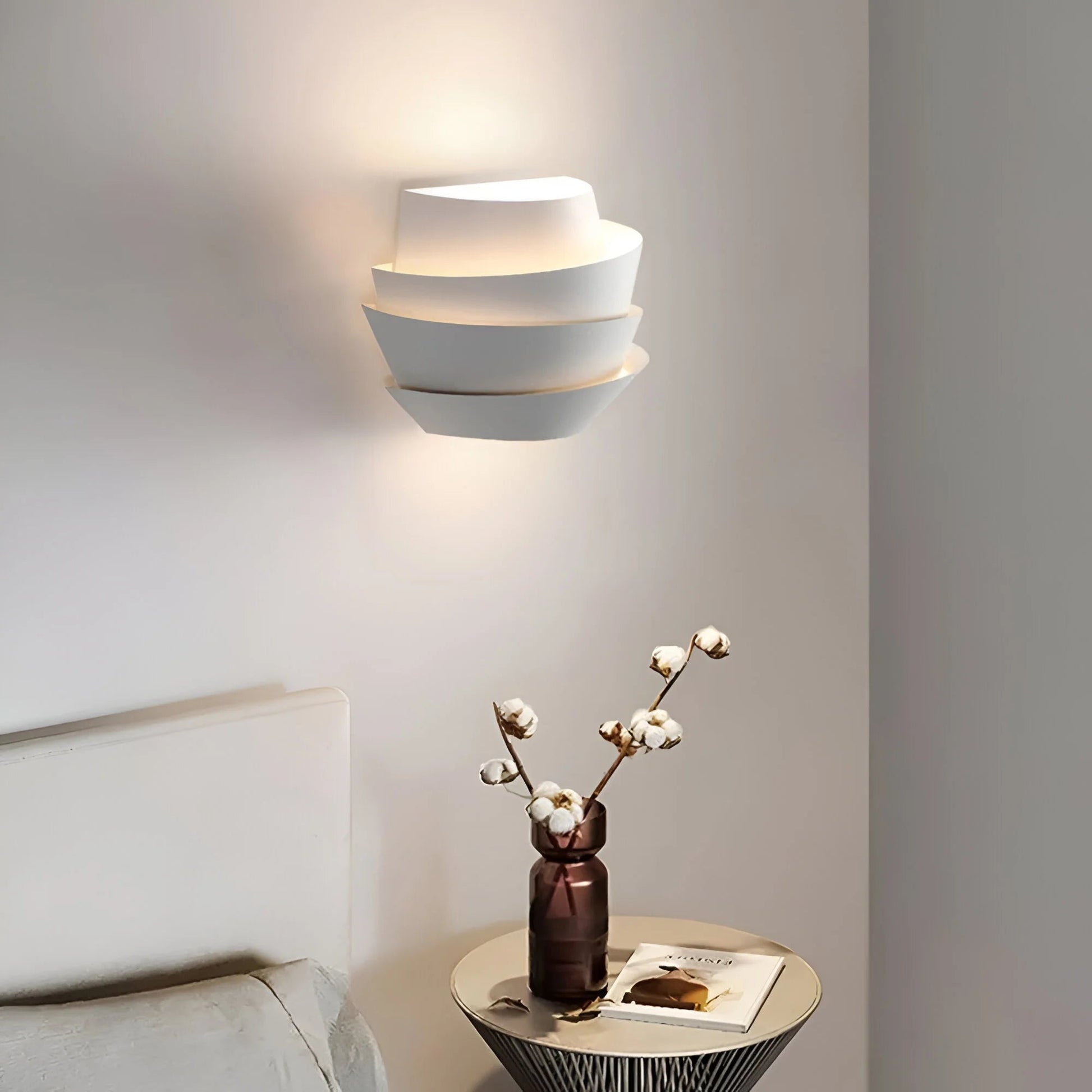 SolaraGlow™ – Applique Murale Élégante avec Éclairage Doux